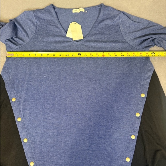Retrology Women's Blue & Black V-Neck Soft Pull Over Top Button Accents- 1X- NWT - Picture 12 of 14